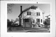 1331-1333 DOTY ST, a Front Gabled duplex/two-flat, built in Green Bay, Wisconsin in .