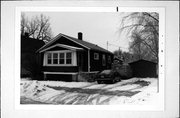 1020 EASTMAN AVE, a Front Gabled house, built in Green Bay, Wisconsin in 1928.