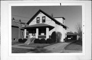 921 S IRWIN AVE, a Front Gabled house, built in Green Bay, Wisconsin in 1923.