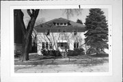 414-416 S MADISON ST, a American Foursquare house, built in Green Bay, Wisconsin in 1916.