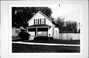 816 N MAPLE AVE, a Front Gabled house, built in Green Bay, Wisconsin in 1900.
