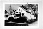 328 N OAKLAND AVE, a Front Gabled house, built in Green Bay, Wisconsin in 1900.