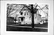 301-303 S OAKLAND AVE, a Queen Anne duplex, built in Green Bay, Wisconsin in 1896.