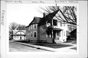 301-303 S OAKLAND AVE, a Queen Anne duplex, built in Green Bay, Wisconsin in 1896.
