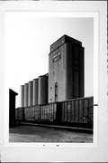 420 Twelfth Ave, a Astylistic Utilitarian Building grain elevator, built in Green Bay, Wisconsin in 1917.