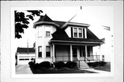 811 W OREGON ST, a Queen Anne house, built in Green Bay, Wisconsin in 1903.