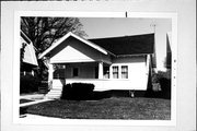 220 WOODLAWN AVE 220 WOODLAWN AVE, a Bungalow house, built in Green Bay, Wisconsin in 1924.