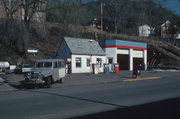 215 S MAIN ST, a Side Gabled gas station/service station, built in Alma, Wisconsin in .