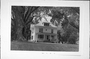 W SIDE COUNTY HIGHWAY H, 1.0 MI S OF COUNTY LINE, a American Foursquare house, built in Mondovi, Wisconsin in .