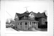 316 S DICKASON BLVD, a Queen Anne house, built in Columbus, Wisconsin in 1899.
