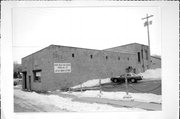 130 FARNHAM ST, a Astylistic Utilitarian Building brewery/distillery/winery, built in Columbus, Wisconsin in 1905.