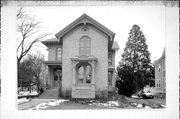 458 W PRAIRIE ST, a Italianate house, built in Columbus, Wisconsin in 1874.