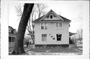 138 WATERLOO ST, a American Foursquare duplex, built in Columbus, Wisconsin in 1901.