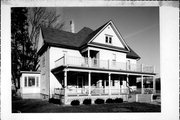 138 LODI ST, a Queen Anne house, built in Lodi, Wisconsin in 1892.