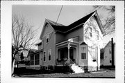615 MADISON AVE, a Queen Anne rectory/parsonage, built in Lodi, Wisconsin in 1901.