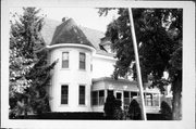 315 W EMMETT ST, a Queen Anne house, built in Portage, Wisconsin in 1905.