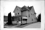 307 E WALNUT ST, a Queen Anne house, built in Horicon, Wisconsin in .