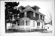 1001 N 4TH ST, a American Foursquare house, built in Watertown, Wisconsin in 1915.