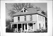 525 N CHURCH ST, a Gabled Ell house, built in Watertown, Wisconsin in 1920.