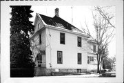 424 N WASHINGTON ST, a Queen Anne house, built in Watertown, Wisconsin in 1890.