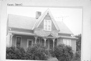 2878 S STEVENSON PIER RD, a Queen Anne house, built in Gardner, Wisconsin in .