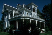 201 E 7TH ST, a Queen Anne house, built in Superior, Wisconsin in 1898.