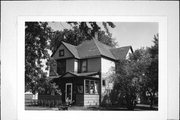 2803 E 6TH ST, a Queen Anne house, built in Superior, Wisconsin in 1884.