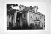 2016 HUGHITT AVE, a Colonial Revival/Georgian Revival house, built in Superior, Wisconsin in 1908.