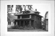1909 OGDEN AVE, a American Foursquare house, built in Superior, Wisconsin in 1913.