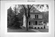 914 10TH ST E, a Other Vernacular house, built in Menomonie, Wisconsin in 1900.