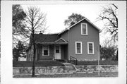 812 MAIN ST, a Gabled Ell house, built in Eau Claire, Wisconsin in 1900.