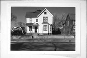 822 MAIN ST, a Queen Anne house, built in Eau Claire, Wisconsin in 1897.