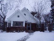 105 E FREDERICK ST 105 E FREDERICK ST, a Prairie School house, built in Rhinelander, Wisconsin in 1923.