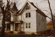 W SIDE OF COUNTY HIGHWAY U, 1.5 M N OF COUNTY HIGHWAY A, a Queen Anne house, built in Primrose, Wisconsin in .