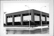 33 W 2ND ST, a Contemporary large office building, built in Fond du Lac, Wisconsin in 1970.