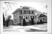 82 E 13TH ST 82 E 13TH ST, a American Foursquare house, built in Fond du Lac, Wisconsin in 1910.