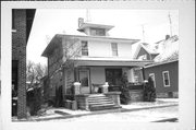 9 E 14TH ST 9 E 14TH ST, a American Foursquare house, built in Fond du Lac, Wisconsin in 1922.