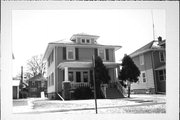 142 E 14TH ST 142 E 14TH ST, a American Foursquare house, built in Fond du Lac, Wisconsin in 1922.