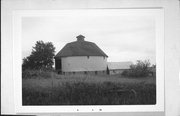 S SIDE OF ROCK CHURCH RD, 1/2 MILE W OF 80, a Astylistic Utilitarian Building centric barn, built in Clifton, Wisconsin in .
