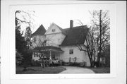 1200 MOUND 1200 MOUND, a Queen Anne house, built in Boscobel, Wisconsin in 1905.