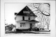 852 N ADAMS ST, a Queen Anne house, built in Lancaster, Wisconsin in 1890.
