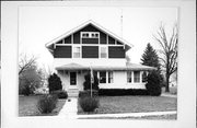 735 W ELM ST 735 W ELM ST, a Craftsman house, built in Lancaster, Wisconsin in 1920.