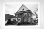 100 PARK PLACE, a Queen Anne rectory/parsonage, built in Platteville, Wisconsin in 1907.