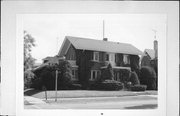 2124 10TH ST, a Prairie School house, built in Monroe, Wisconsin in 1915.