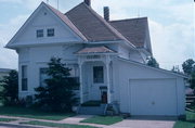203 N GARFIELD ST, a Queen Anne house, built in Barneveld, Wisconsin in 1891.