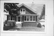 314 W CHAPEL ST, a Bungalow house, built in Dodgeville, Wisconsin in 1920.
