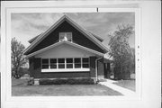 318 W CHAPEL ST, a Bungalow house, built in Dodgeville, Wisconsin in 1920.