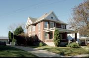 400 S COURT ST 400 S COURT ST, a Queen Anne house, built in Platteville, Wisconsin in 1908.