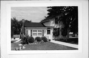 517 WASHINGTON ST, a Gabled Ell house, built in Mineral Point, Wisconsin in .
