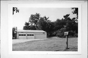 615A WASHINGTON ST, a Astylistic Utilitarian Building garage, built in Mineral Point, Wisconsin in .